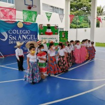 Nivel primaria de CSA Coatzacoalcos participa en el evento México de mil colores