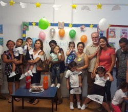 Abuelos posaron para la cámara.